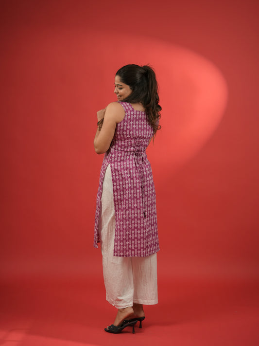 Pink sleeveless long kurti