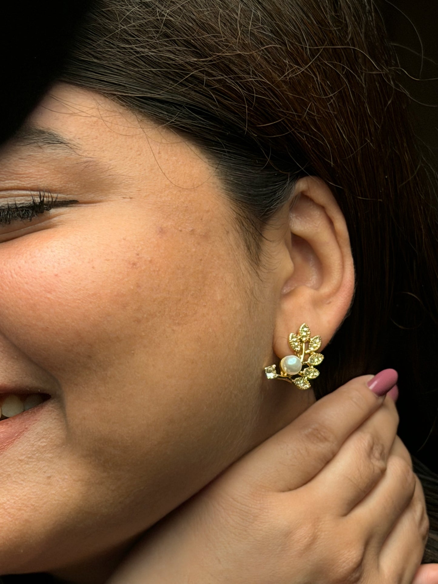 Leaf Pearl Stud Earrings