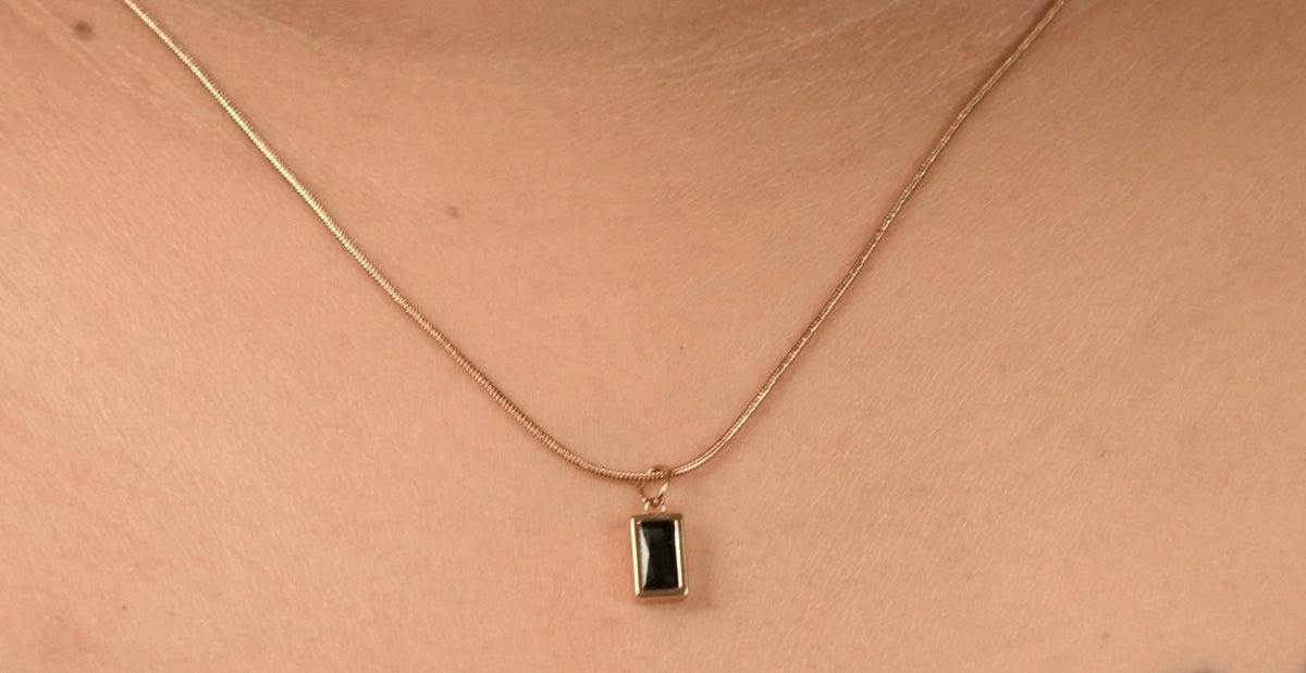 Black Recto Pendant