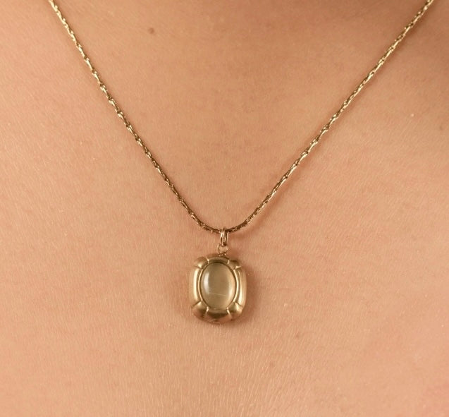 Cat Eye Pendant