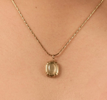 Cat Eye Pendant