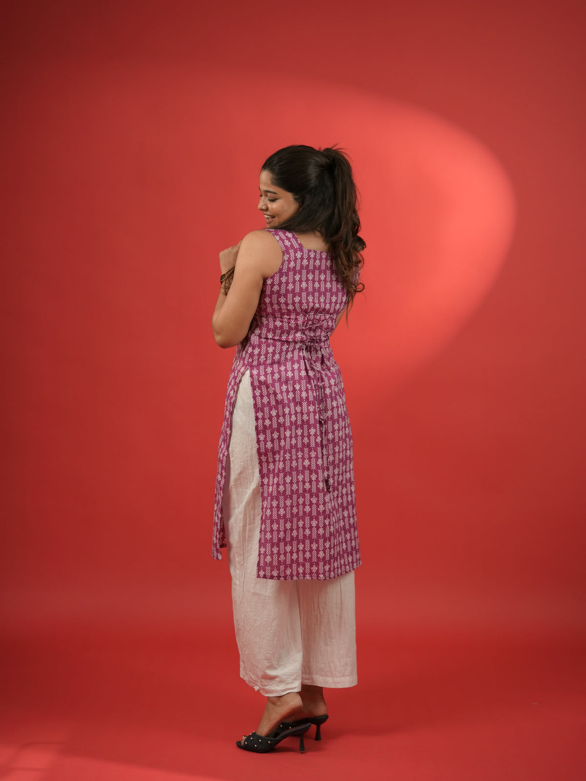 Pink sleeveless long kurti