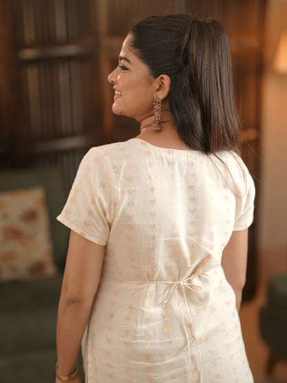 Kasavu Kurti